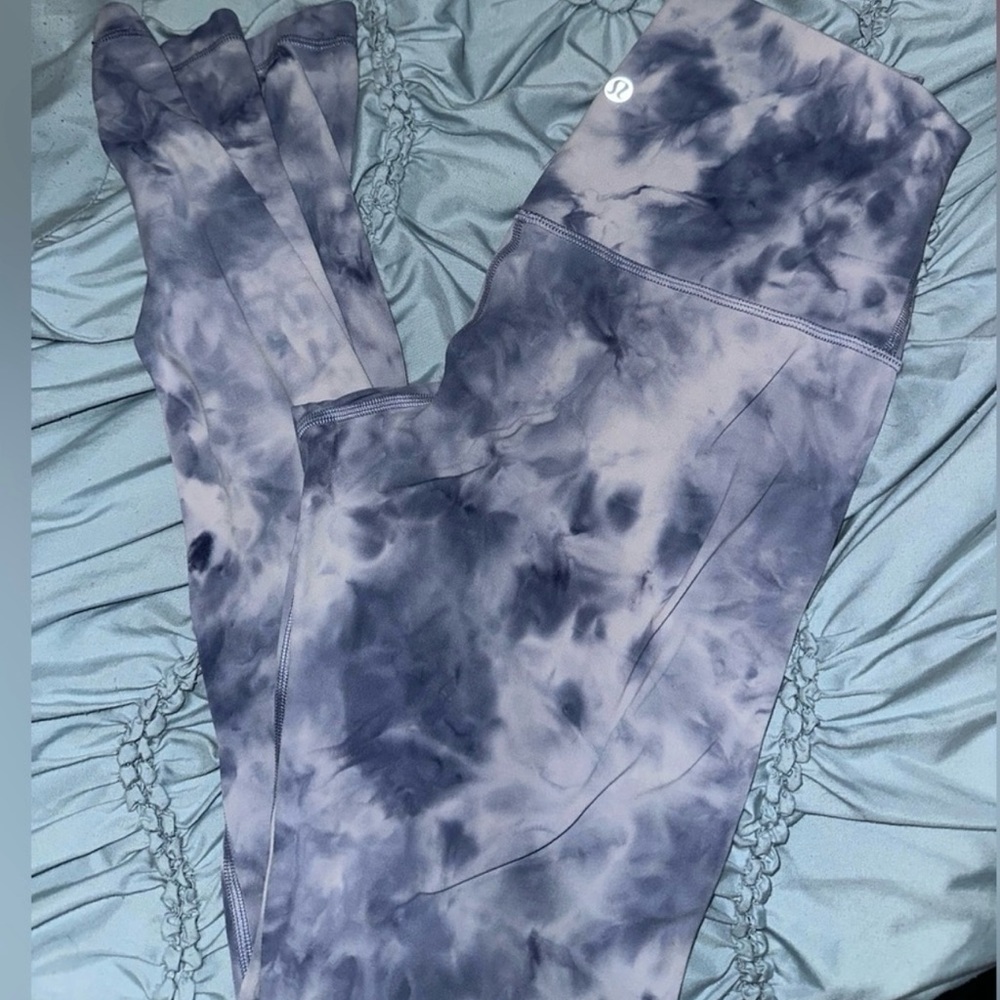 Lululemon Matching set- both size 6- like new